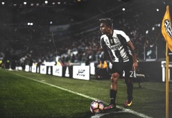 开云体育登录网站入口-东亚杯中国青年队平局 球迷鼓励表现积极，中国队东亚杯冠军